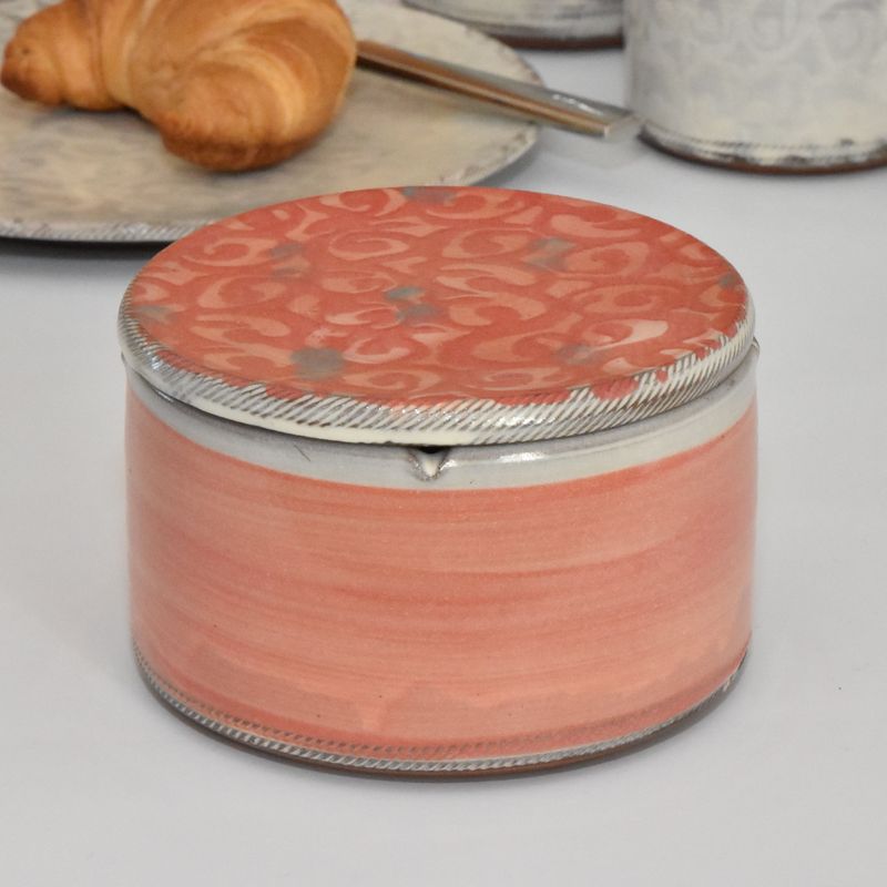 Handgetöpferte Keramik - Keramik-Butterdose mit Deckel, handgefertigt und spülmaschinenfest.