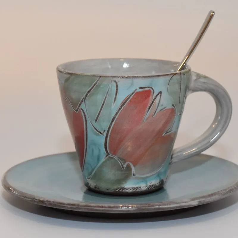 Keramiktassen & Becher - Handgefertigte Keramiktasse in konischer Form mit Untertasse
